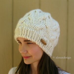 Knitted Women's Cable Hat_cream