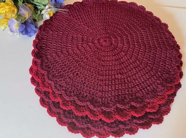 Crochet Scallop Edged Placemats in red
