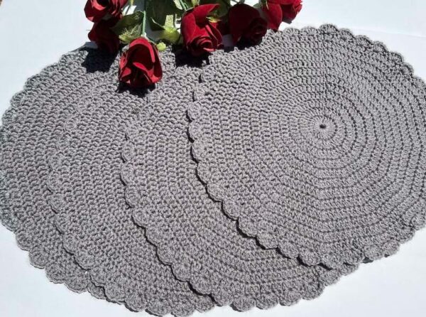 Crochet Scallop Edged Placemats in grey of 4